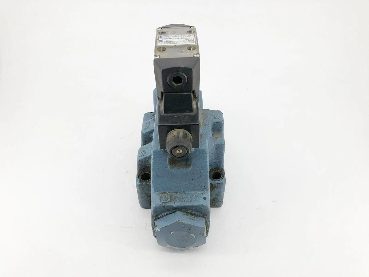 Used Continental Hydraulics VSD08M-3F-G1B-60L-A Directional Valve 120/110VAC 3000psi