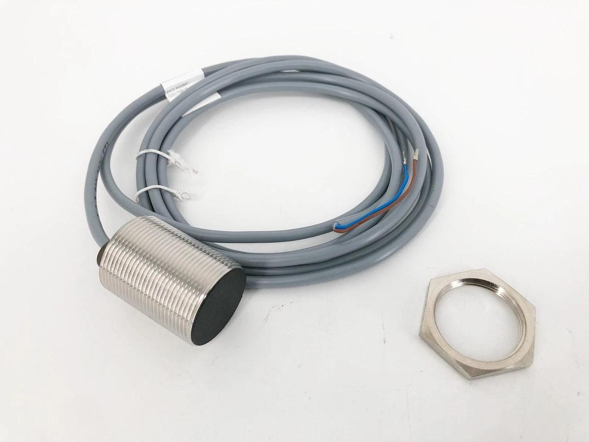 New Balluff BES008R Proximity Sensor 10-36VDC Range: 15mm BES M30MF-GSC15B-BV02