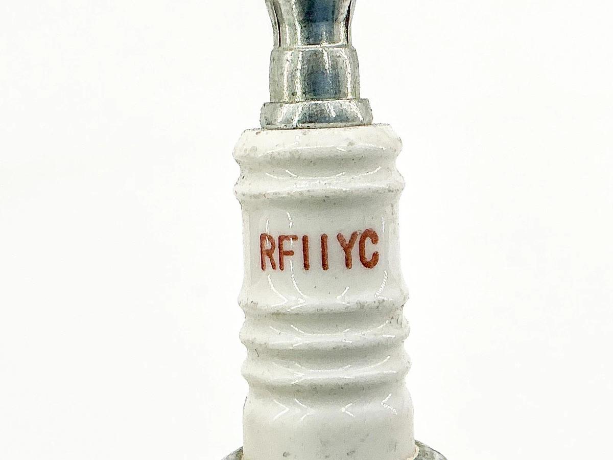 New Lot of 8 Champion RF11YC Copper Plus Spark Plug 22