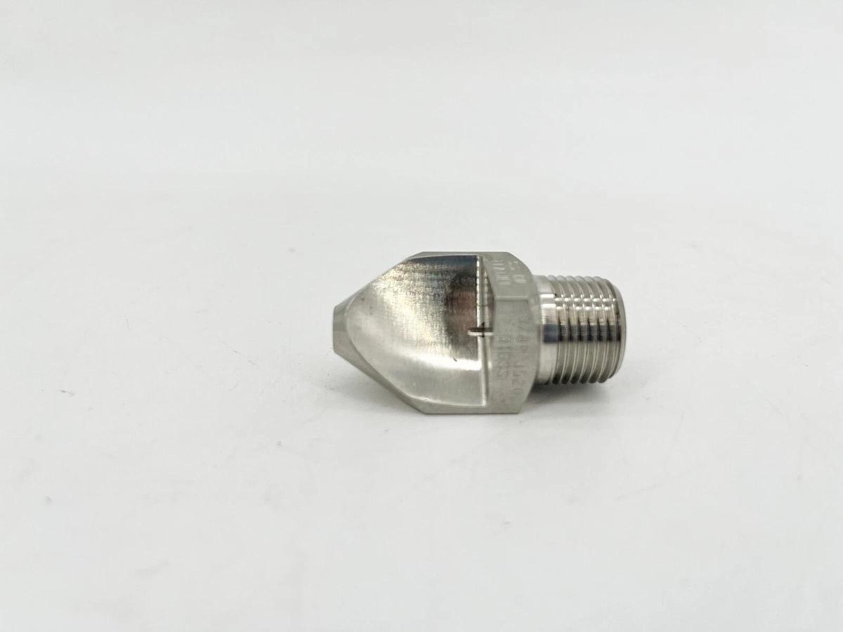 New Spraying Systems 3/8P-316SS3520 Flatjet Nozzle 3/8" Stainless Steel