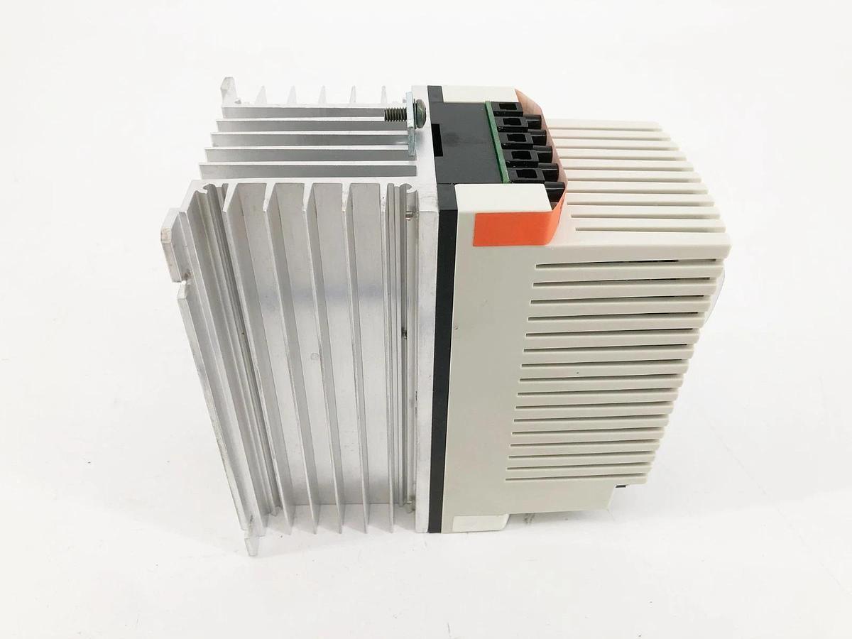 New Lenze AC Tech SF520 AC Motor Drive 2HP 480/590V 3PH