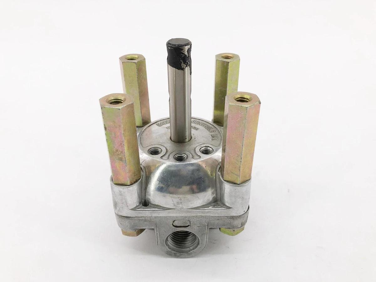 Used Barksdale 9022-M-KK Directional Control Valve 3/8" MC2-75-106-B