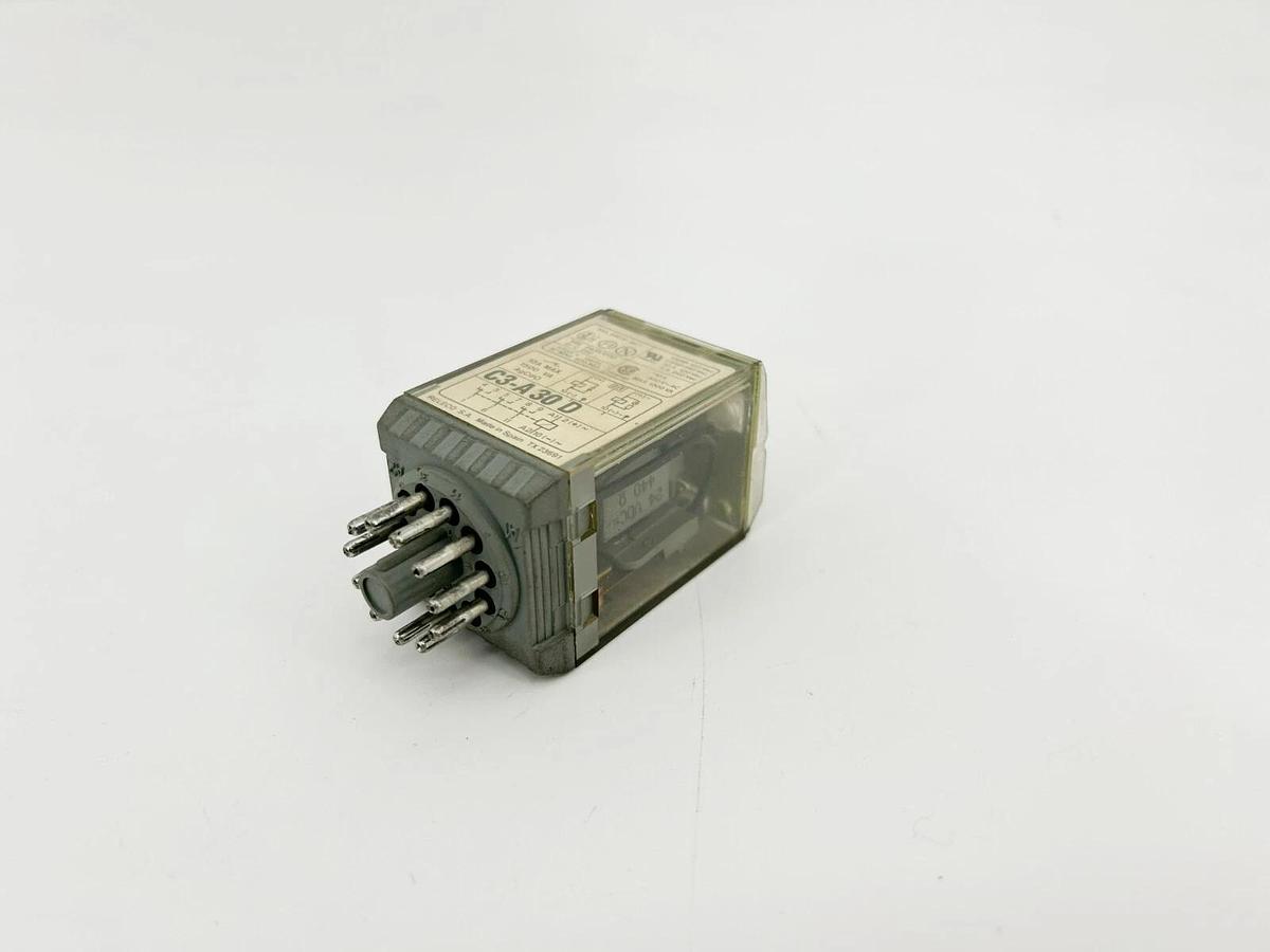 Used Lot of 2 Comat C3-A 30 D Relays 10 A 120VAC