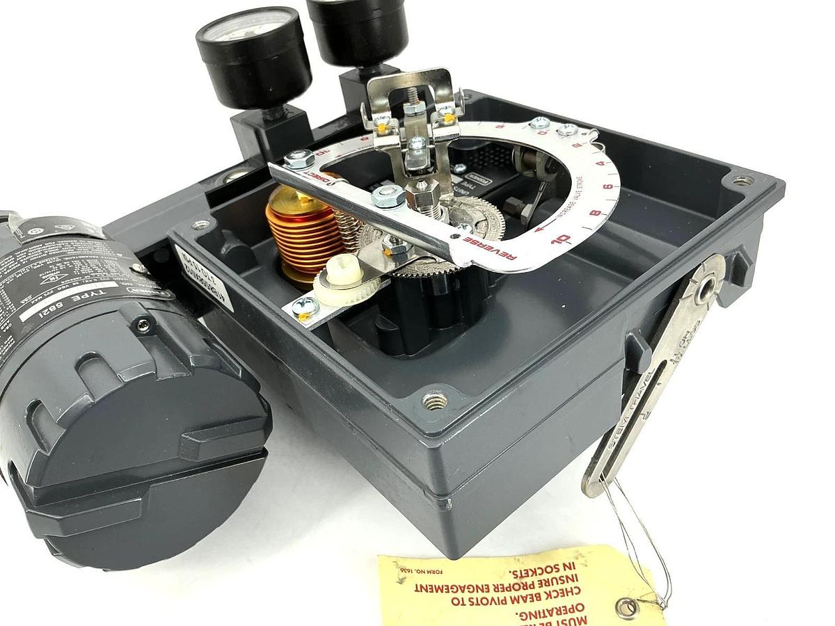 New Fisher 3582i Pneumatic Valve Positioner / Converter 3-15PSI 30V 582i -No Box
