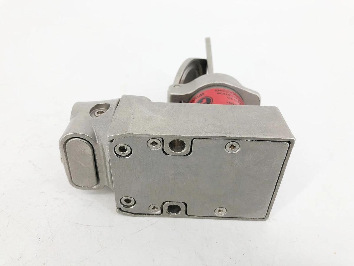 New Fortress Interlock TNK2505-AA Key Switch NP-HRT-0321 3102142