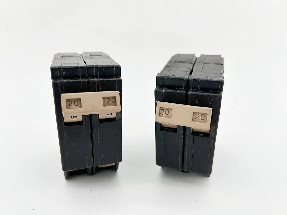 New Lot of 2 Cutler-Hammer CH220 Circuit Breaker 20A 2 Pole 240V Class STL