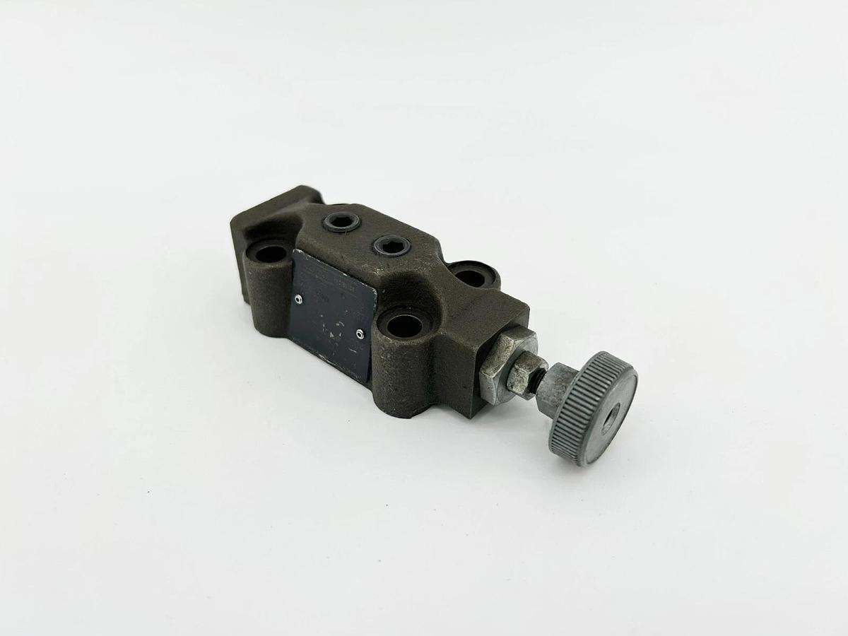 Used Denison R4R06-003-11 Pressure Reducing Valve
