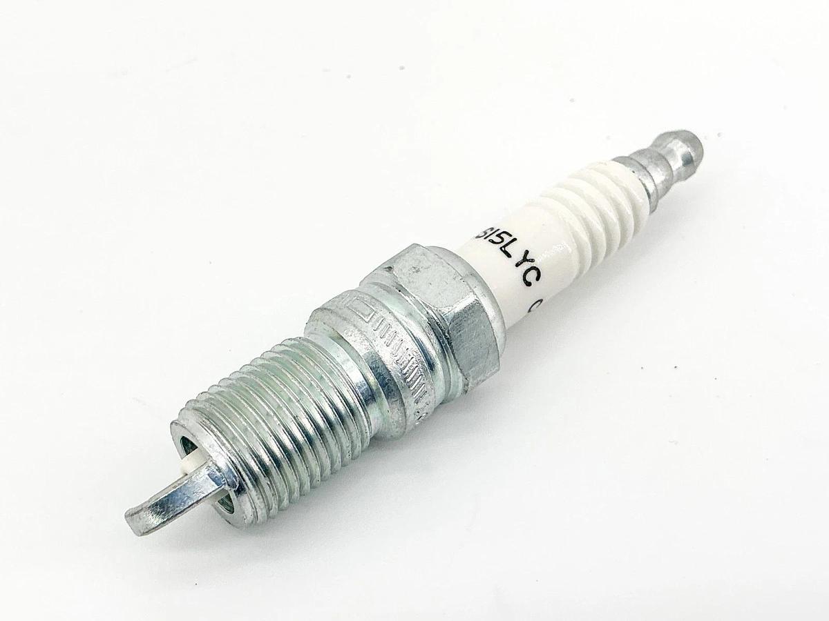 New Lot of 7 Champion RS15LYC Copper Plus Spark Plug 15