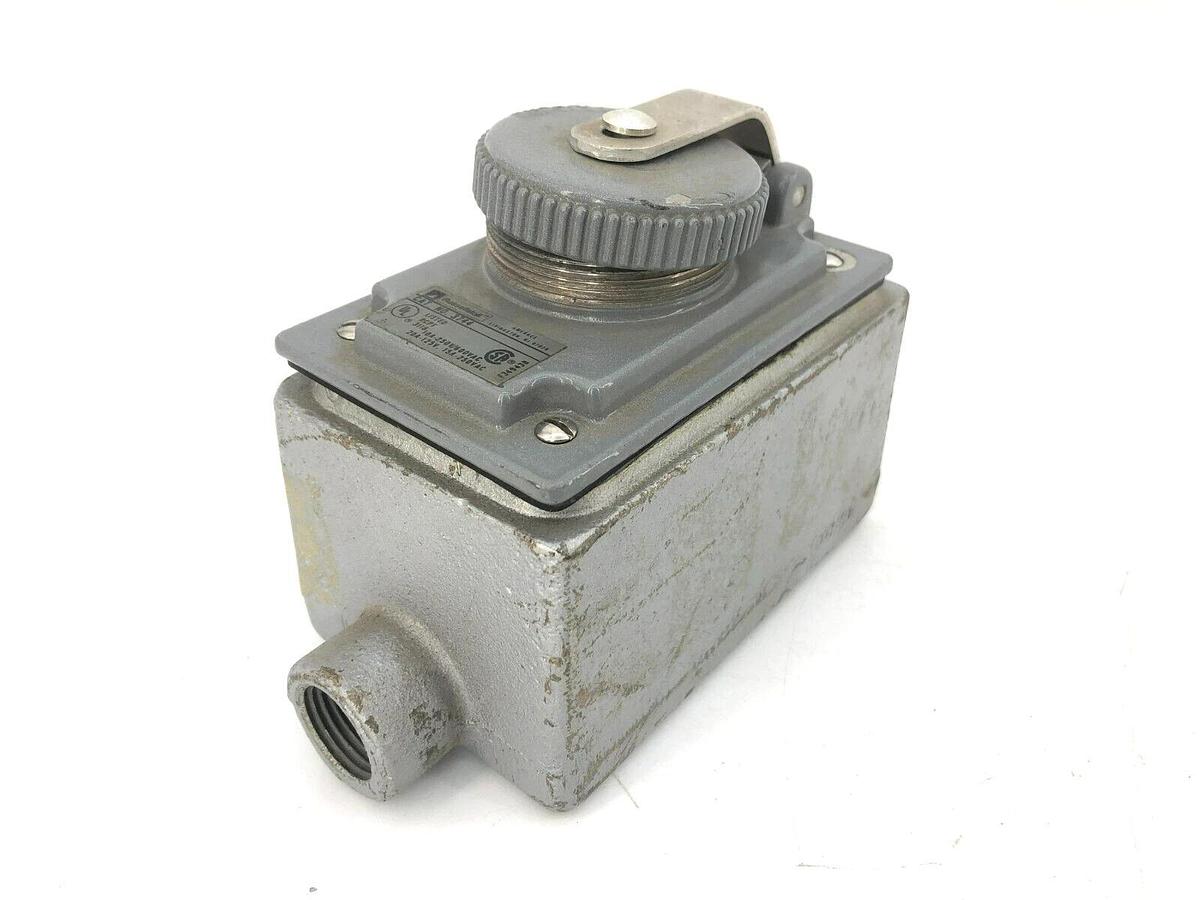 Used Russellstoll 3744 Receptacle With Appleton FD Unilet 1/2" 20A-125V 15A-250VAC