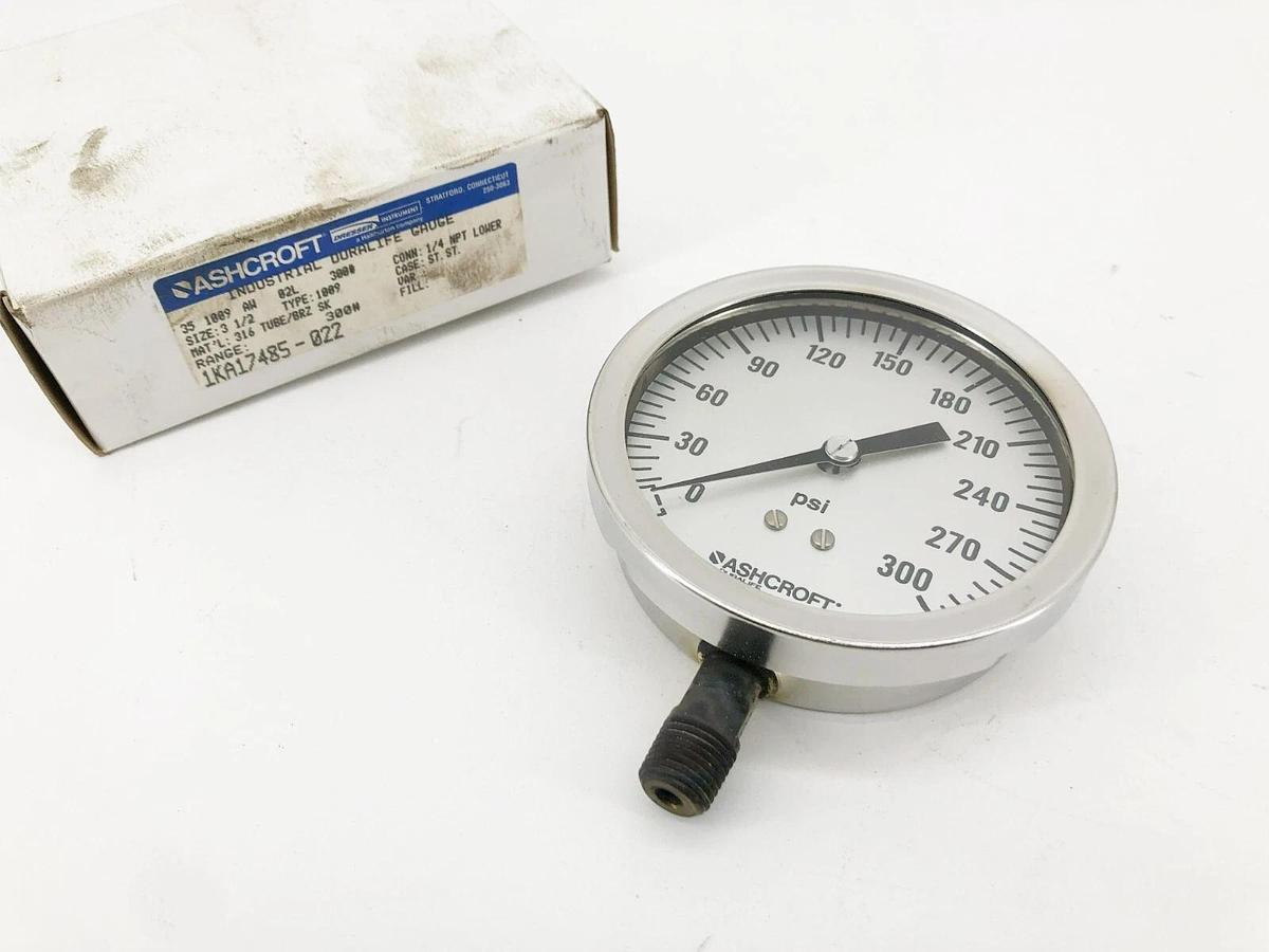 New Ashcroft 35-1009-AW-02L-300# Pressure Gauge 0-300psi 3-1/2" Dia. 1/4" NPT