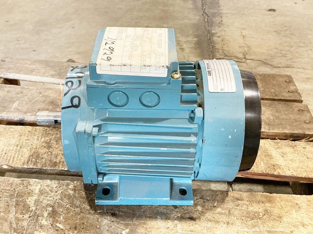 New ABB MT80A19-2 Electric Motor 0.75KW m575V 1.2A 3470RPM MK110007-E+02