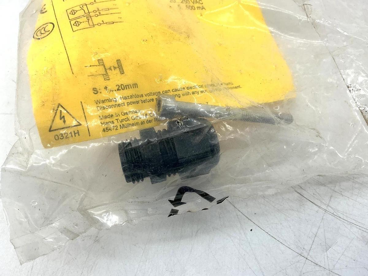 New Turck BC20-K40SR-FZ3X2 Capacitive Prox Sensor 20-250VAC 23103 MISSING PARTS