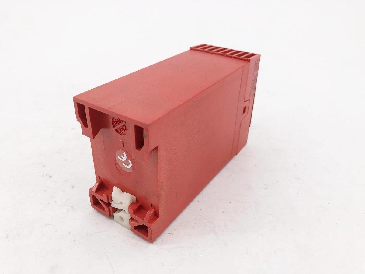 Used Allen Bradley 440R-J23044 Gaurdmaster Safety Relay Minotaur MSR11R 24VAC/DC