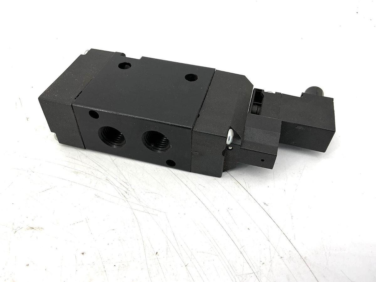 New Parker B5G1BC553C Solenoid Valve 150PSI 1.6VA 115/120V 50/60HZ - No Box