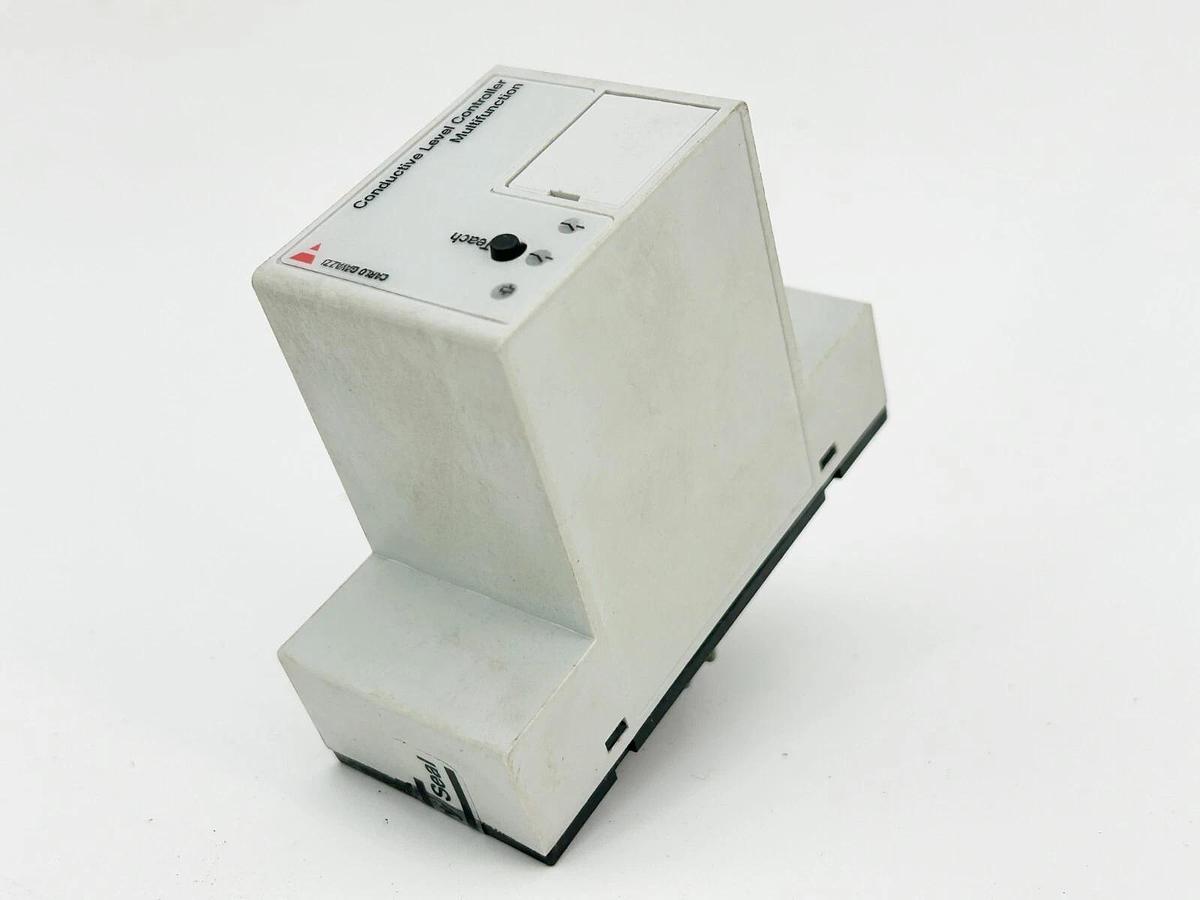 New Carlo Gavazzi CLP2ES1B115 Conductive Level Controller 11Pin 115Vac