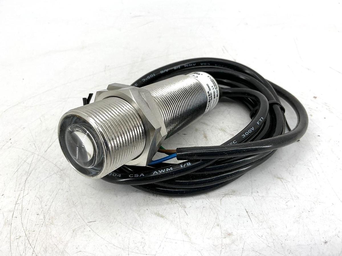 New Banner Engineering SM2A30SRLC Photoelectric Sensor 24-240VAC 28463