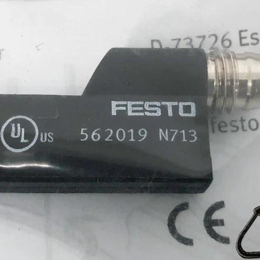 New Festo SMT-8-SL-PS-LED-24-B Proximity Sensor 10-30V 3W 562019
