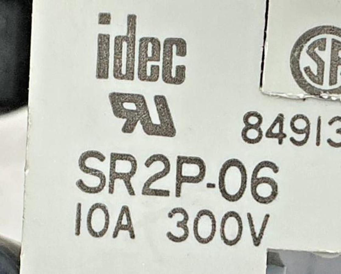 Used Lot of 4 IDEC SR2P-06 Relay Socket 8-Pin 10A 300V