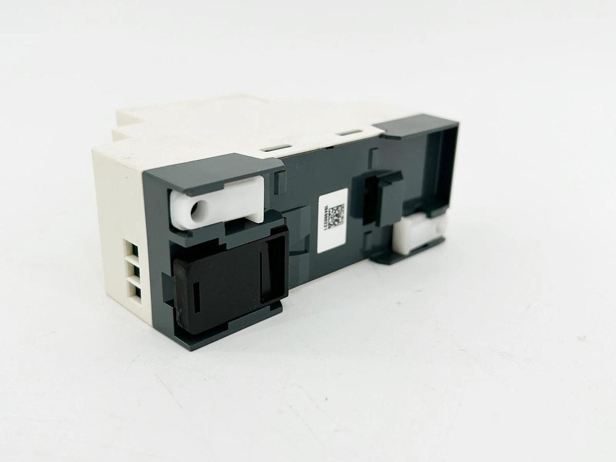 Used Schneider Electric XB5RFB01 Push Button Transmitter and Receiver PK 22MM 24VDC