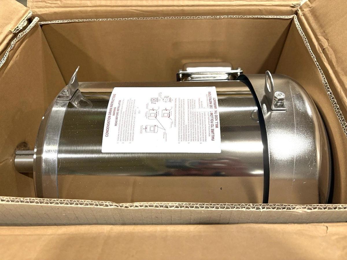 New Sterling Electric XPY754PHA 7.5HP SS TEFC Motor 230/460V 1800RPM 213TC Frame