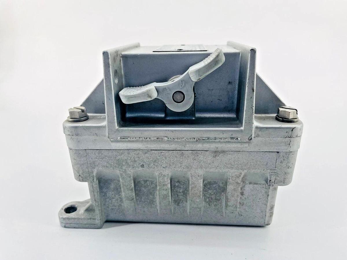 New Square D 2510KR2H Switch 30A 3P 10HP 575VAC 3PH Toggle NEMA 7/9