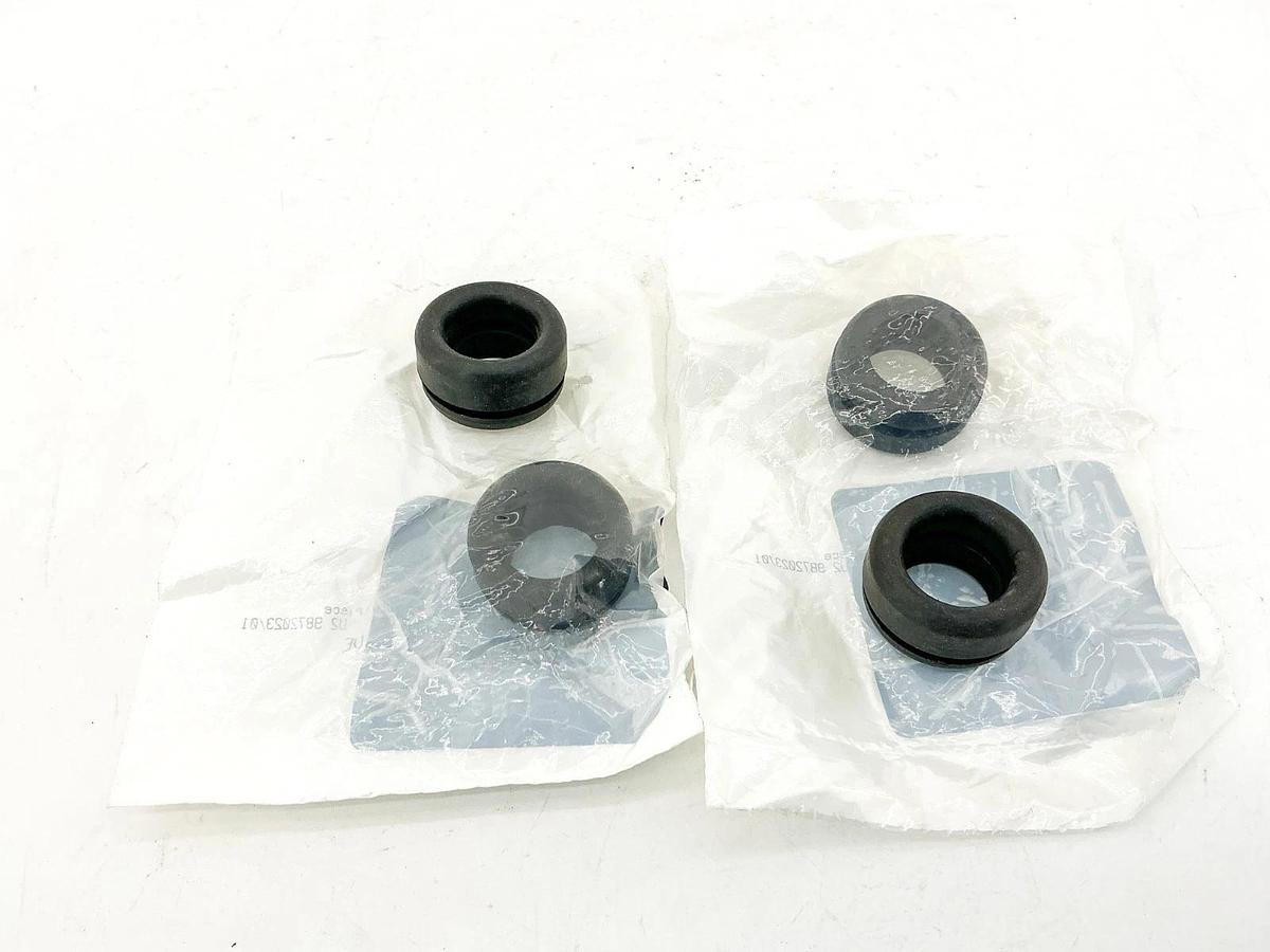 New Lot of 4 TSA/HY164050 PVC Calve Grommet 164050