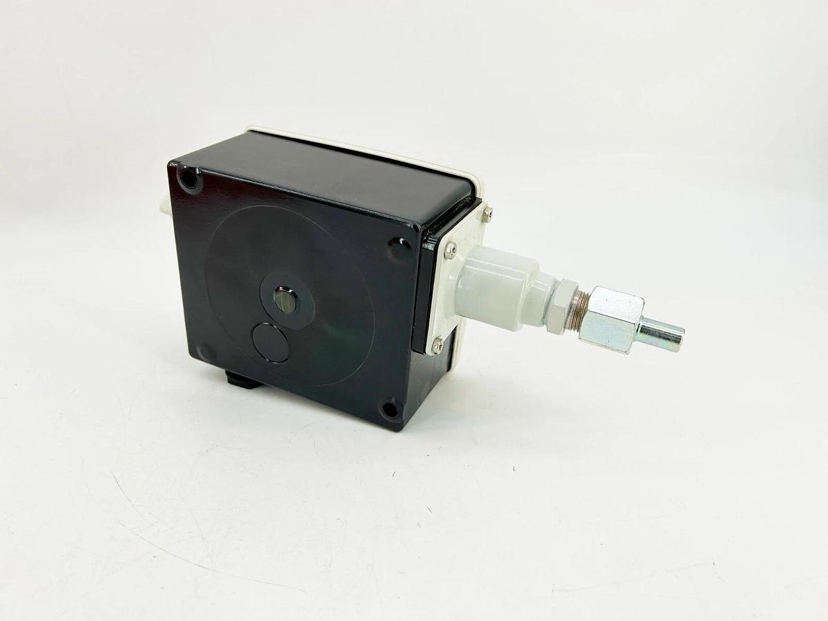 New Danfoss RT1A Pressure Switch AB320 17-5001