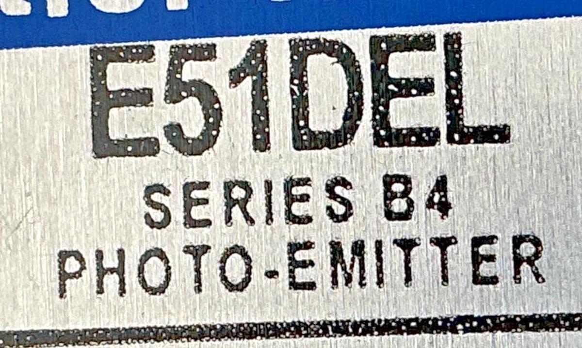 New Eaton Cutler-Hammer E51DEL Photoelectric Thru-beam Source Head & Body 120VAC