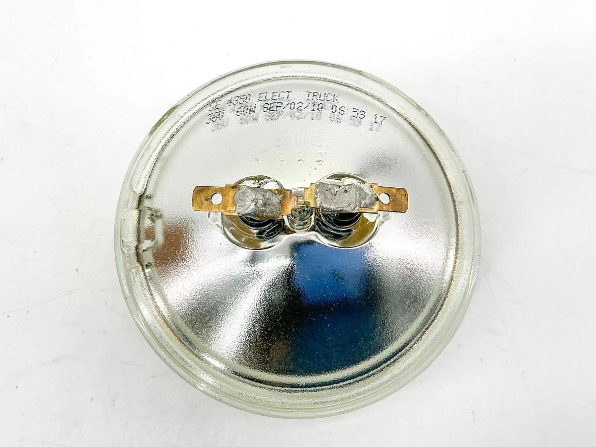 New Total Source General Electric 4350 Sealed Beam Lamp 36V 60W