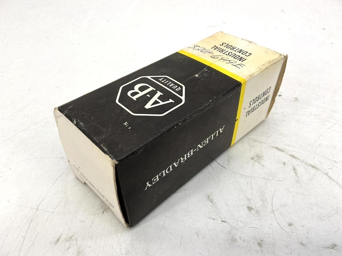 New Allen Bradley 800MR-NX86 Ser A Round Push Button Flush Head Orange Cap