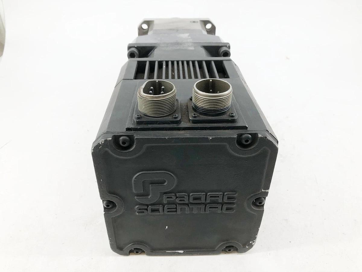 Used Pacific Scientific R63HENA-R2-NS-NV-00 Servomotor w/ Bayside PS142-010-010SH
