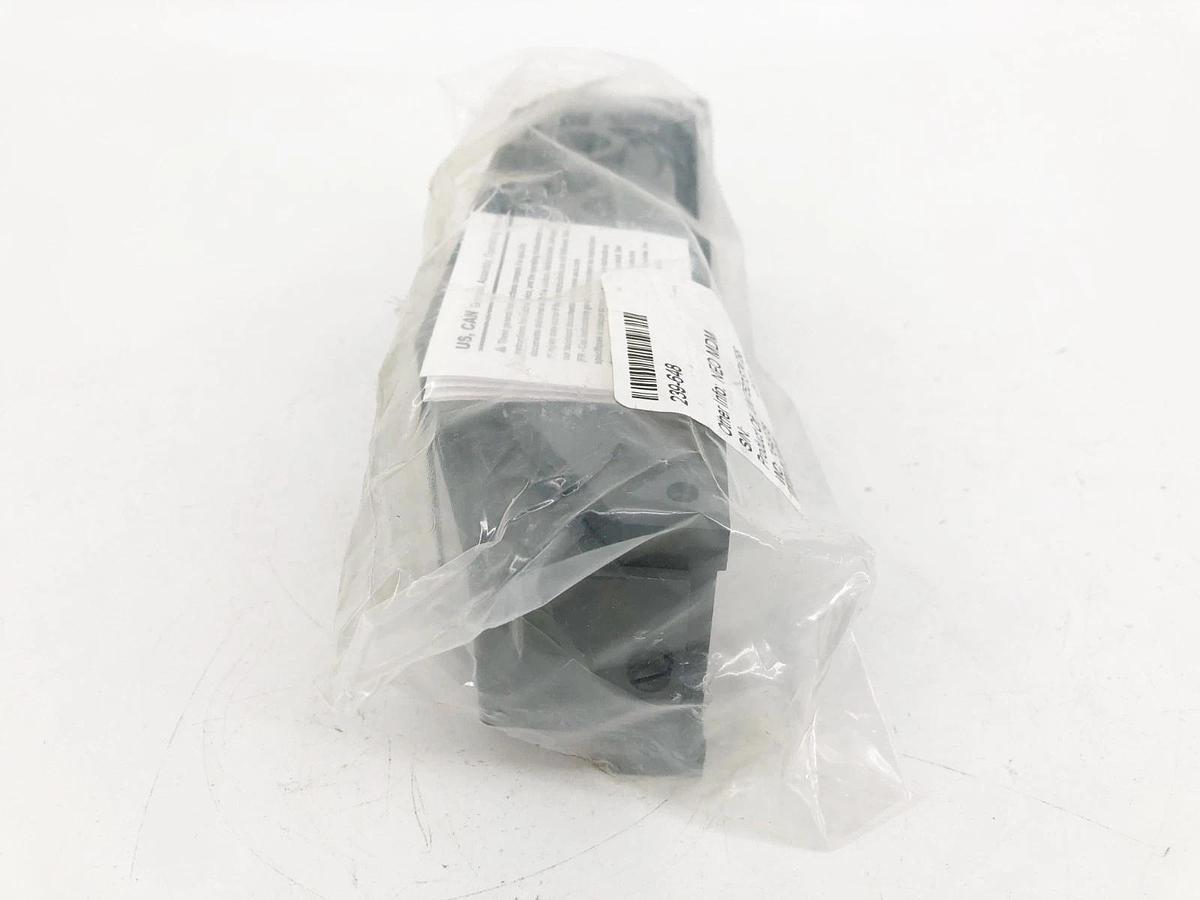 New Numatics 239-648 Manifold Block 1/2" NPT S/B Plug-In Ports