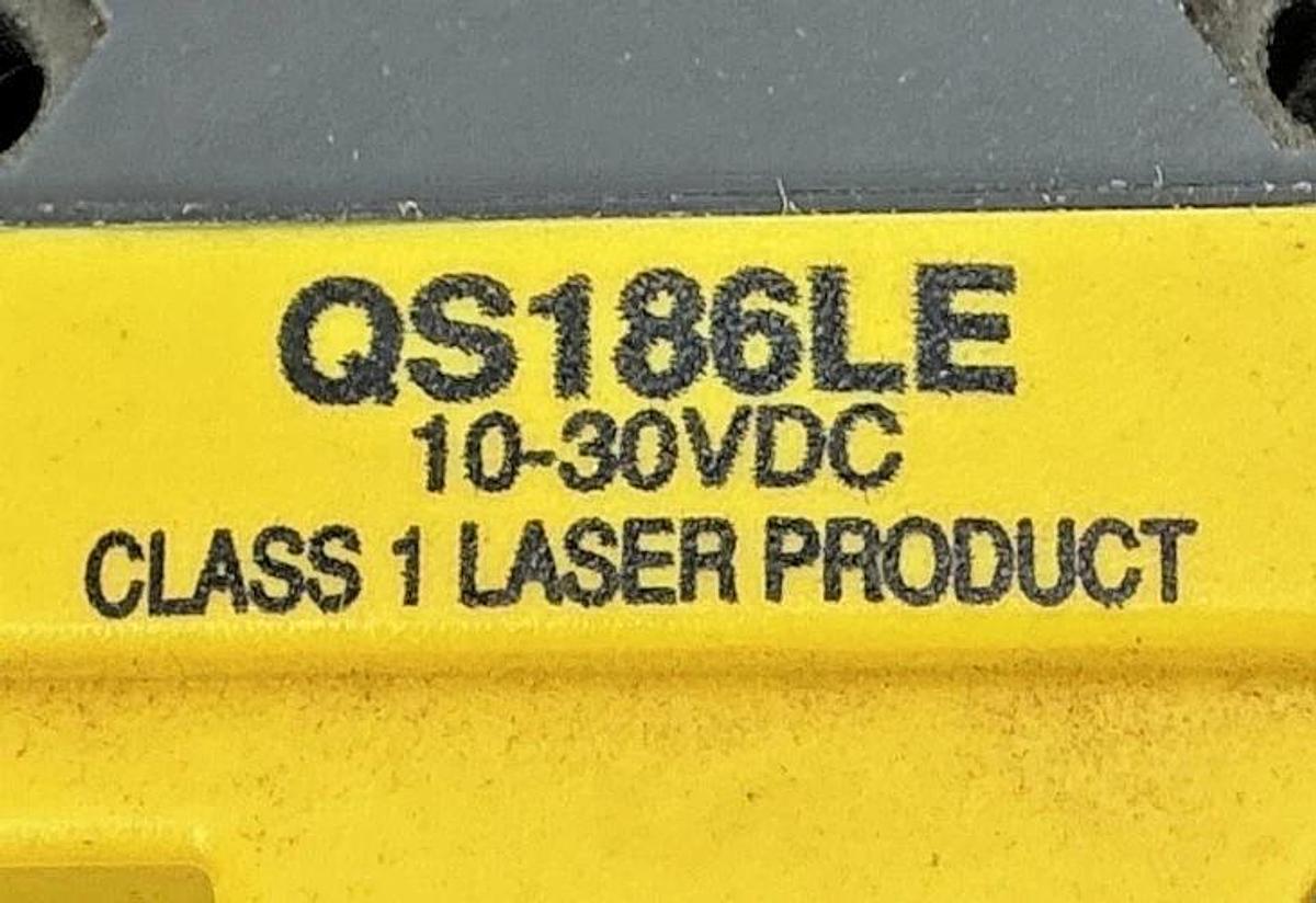 New Banner Engineering QS186LE Photoelectric Sensor 3-Wire 10-30VDC 70252 No Box