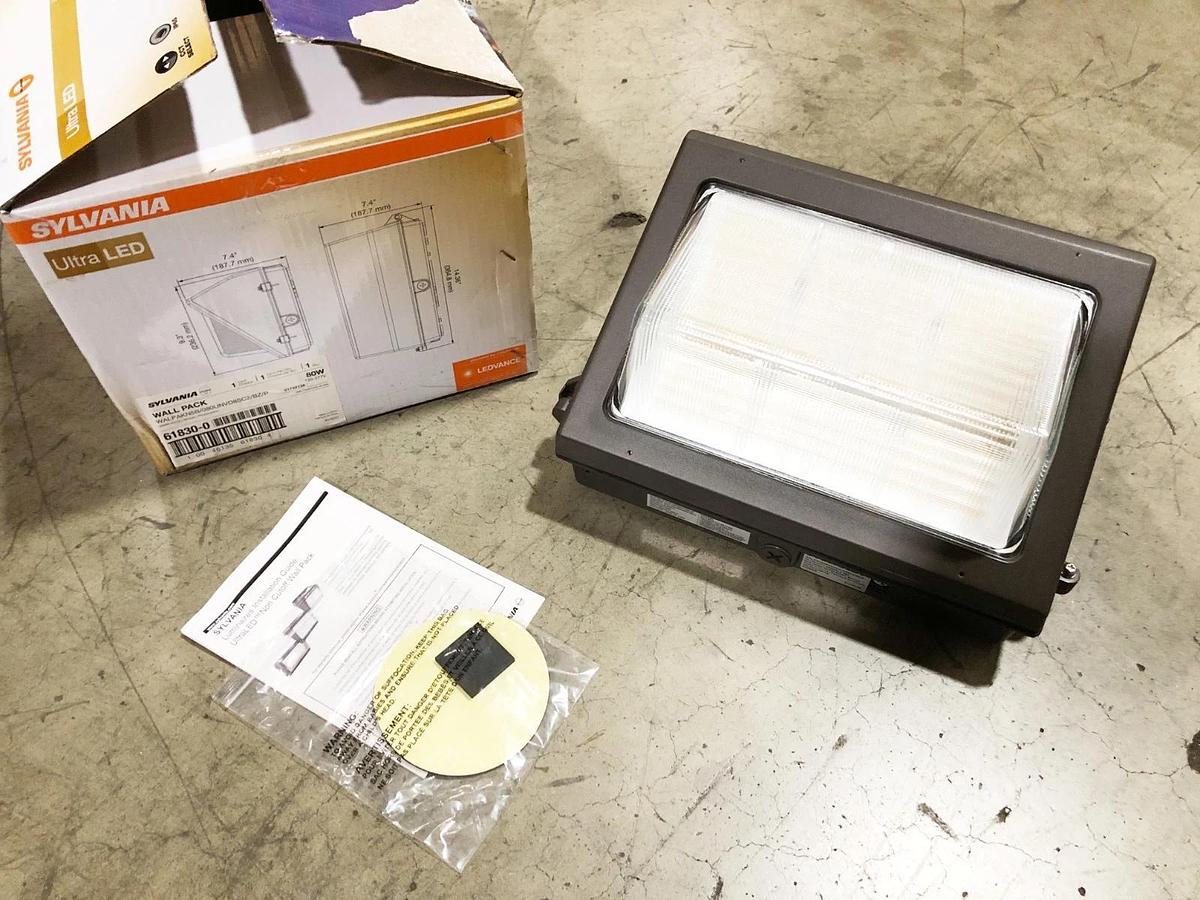 New Sylvania WALPAKN5B/080UNVD8SC2/BZ/P LED Wallpack 80W 10800 Lumen 61830-0