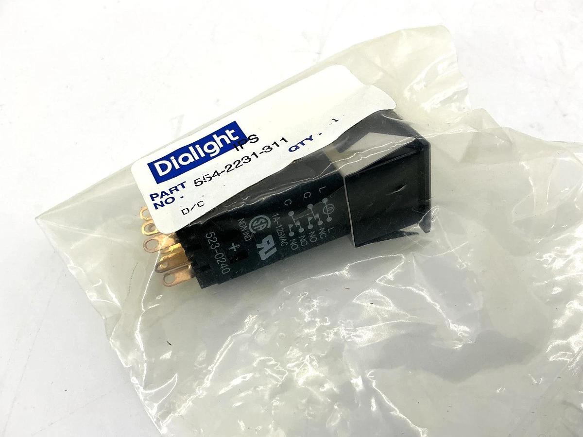 New Dialight 554-2231-311 Panel Mount Pushbutton Switch 8-Pin 1A 125VAC