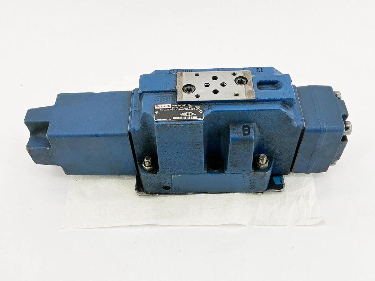 Used Rexroth 4WRZ25W8-220-70/6EG24N9ETK4/V Proportional Directional Valve Base