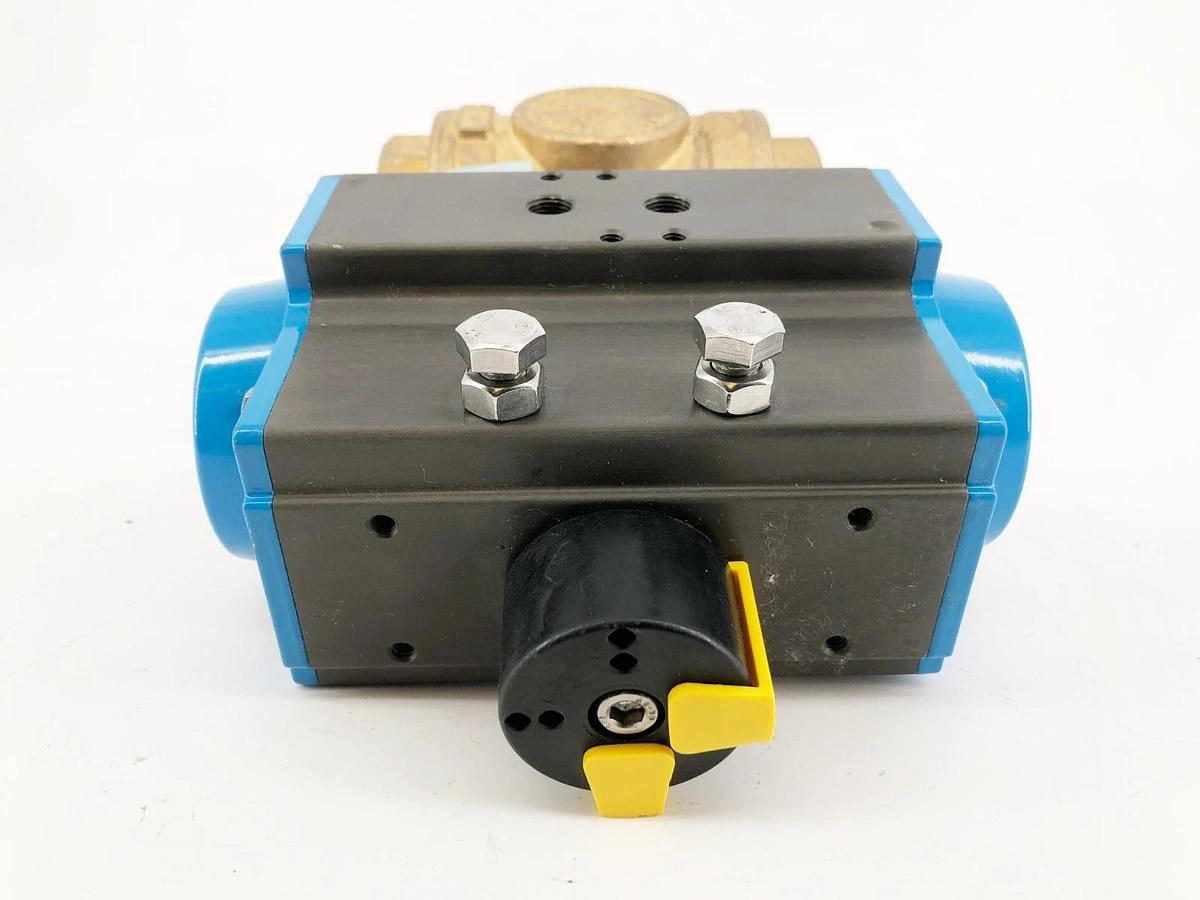 New Bonomi 8P0132-F-1-1/2 Ball Valve 3-Way 82SRB512 SR 63.5 FO 116psi - No Box