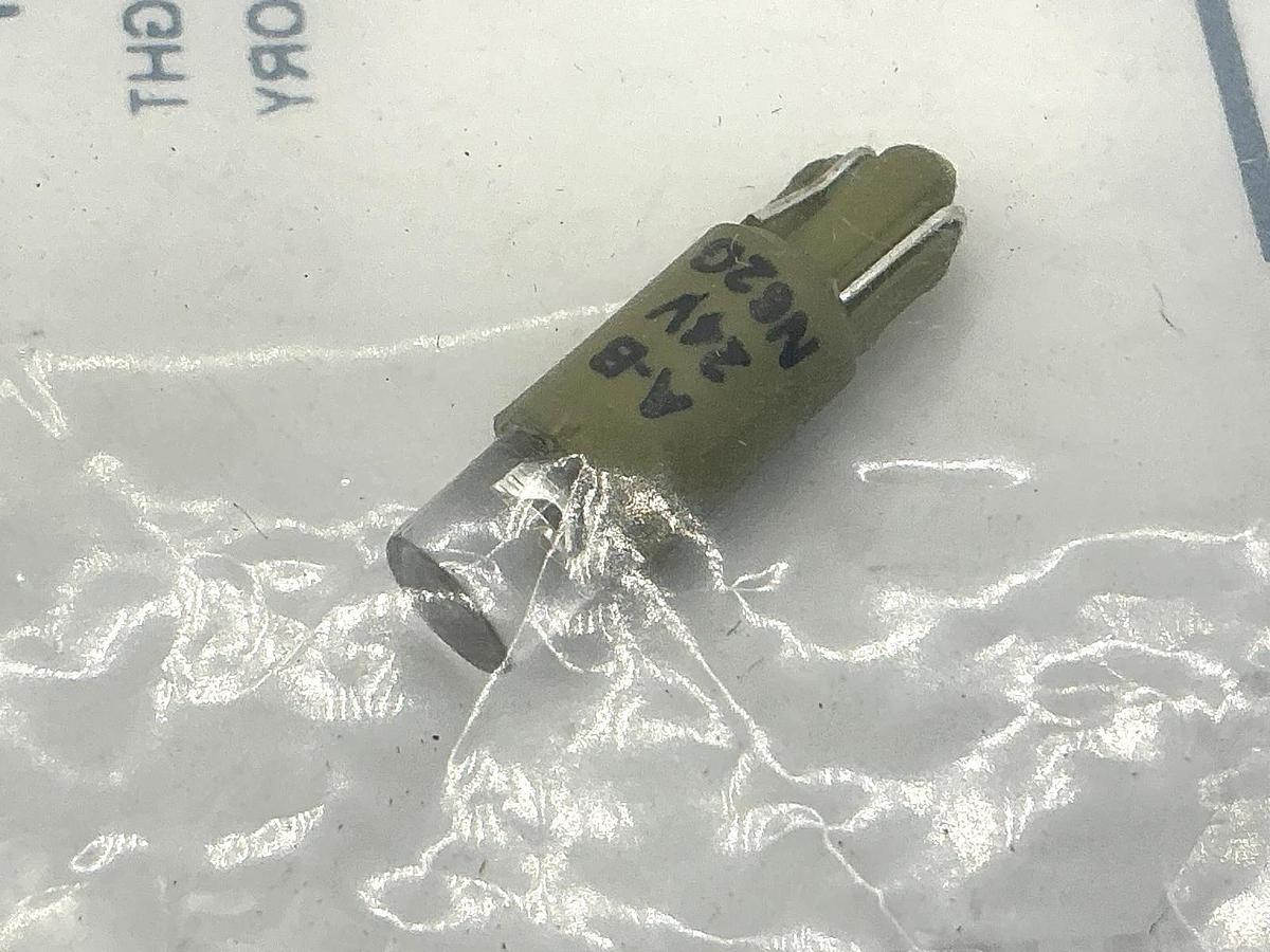 Lot of 2 New Allen Bradley 800T-N62G Ser C LED Lamp Wedge Base 1 Chip Green 24V