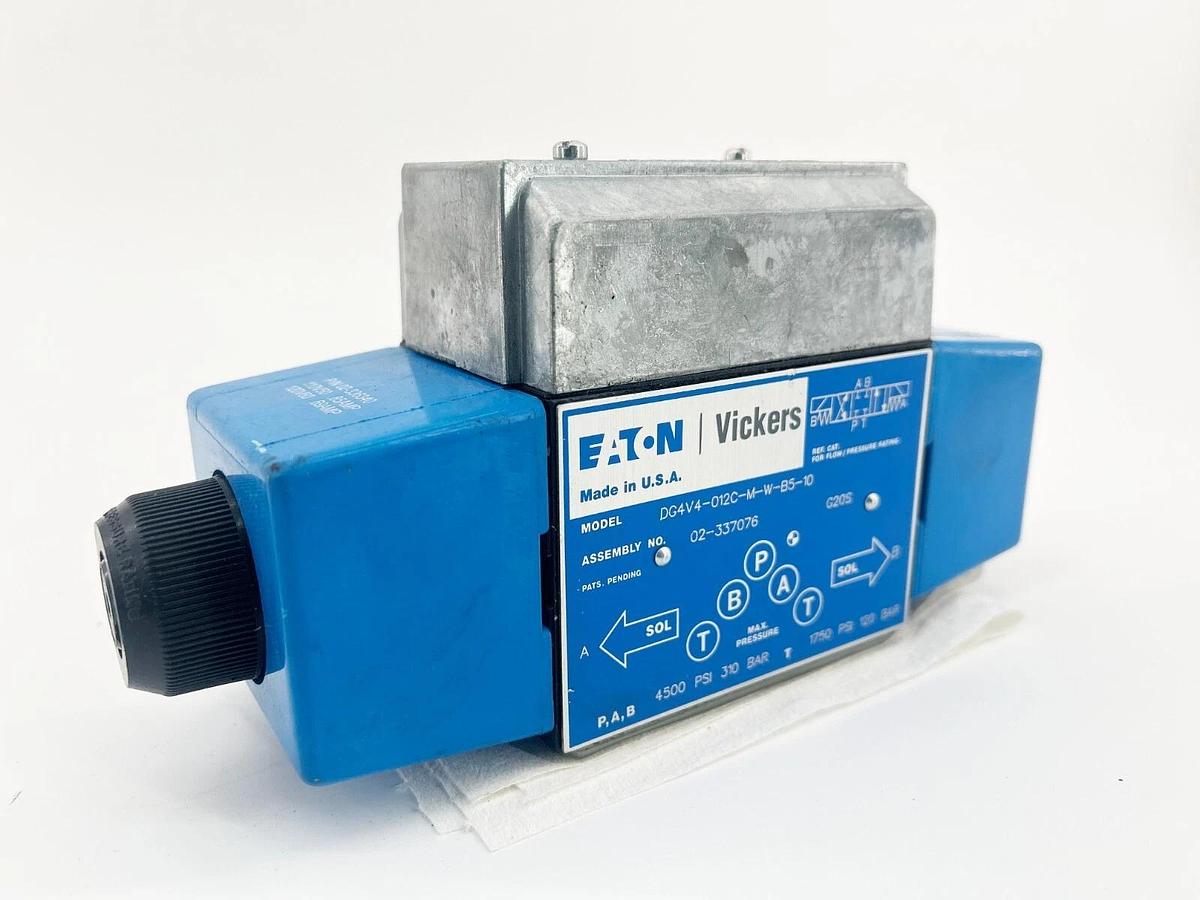 New Eaton DG4V4-012C-M-W-B5-10 Solenoid Valve 4500PSI 310Bar 02-337076 - No Box