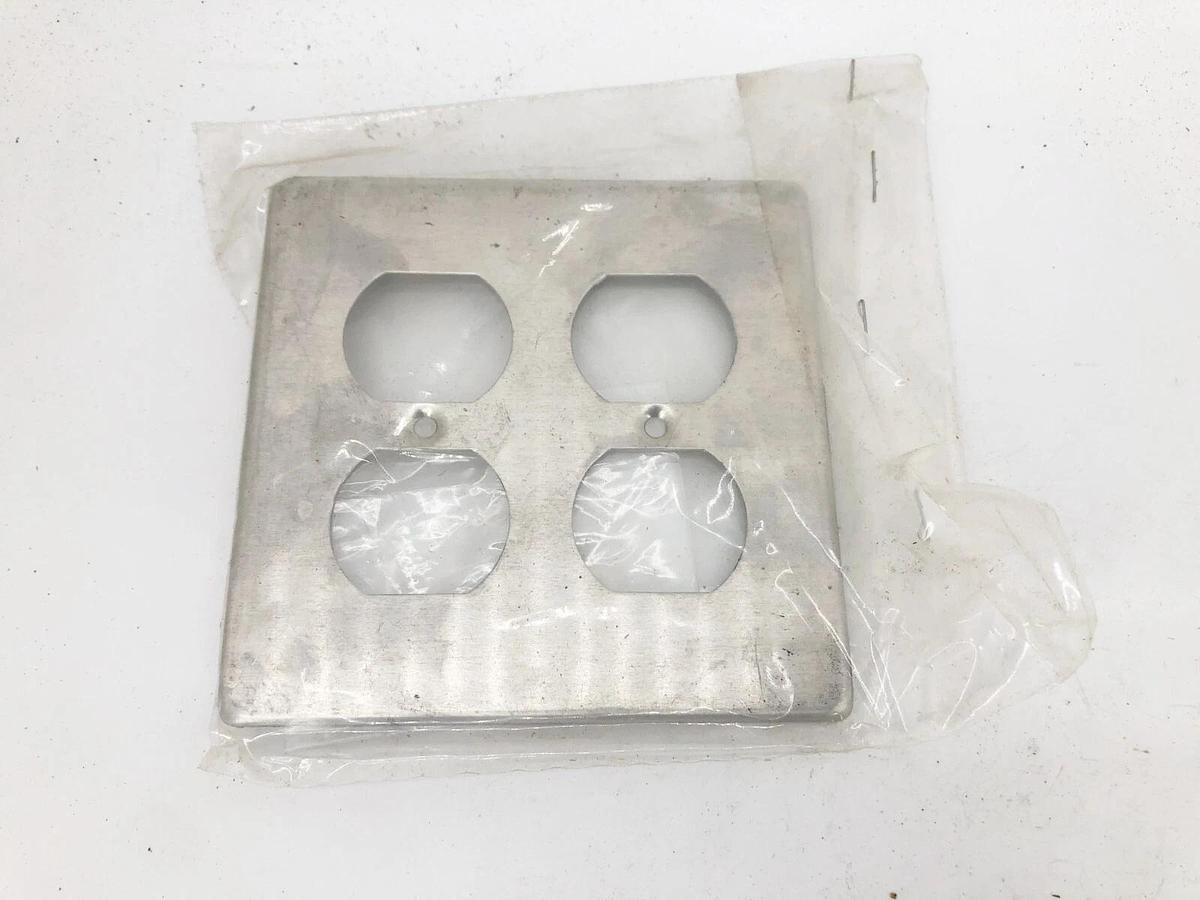 Box of 8 New Killark 2FA Stamped Aluminum Covers For 2 Duplex Receptacles