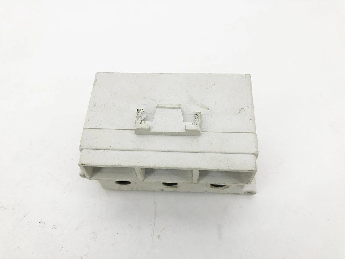 Used Eaton Cutler Hammer 49-8946 Female Load Stab