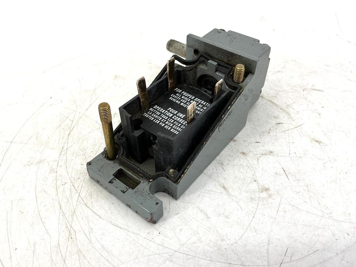 Used Allen Bradley 802T-AP Ser J Oiltight Limit Switch Plug-In Lever Type 10A 600VAC