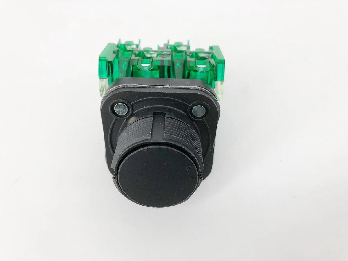 New Allen Bradley 800HC-AR2D1 Ser. F Black Momentary Pushbutton 30.5mm 800TC-XD1