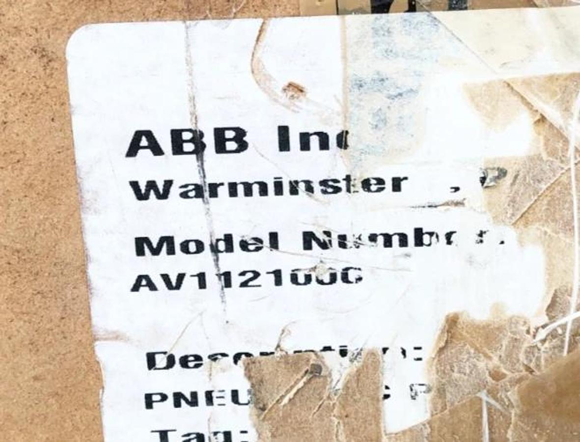 New ABB AV1121000 Pneumatic Positioner 150psi 4-20mA 34VDC