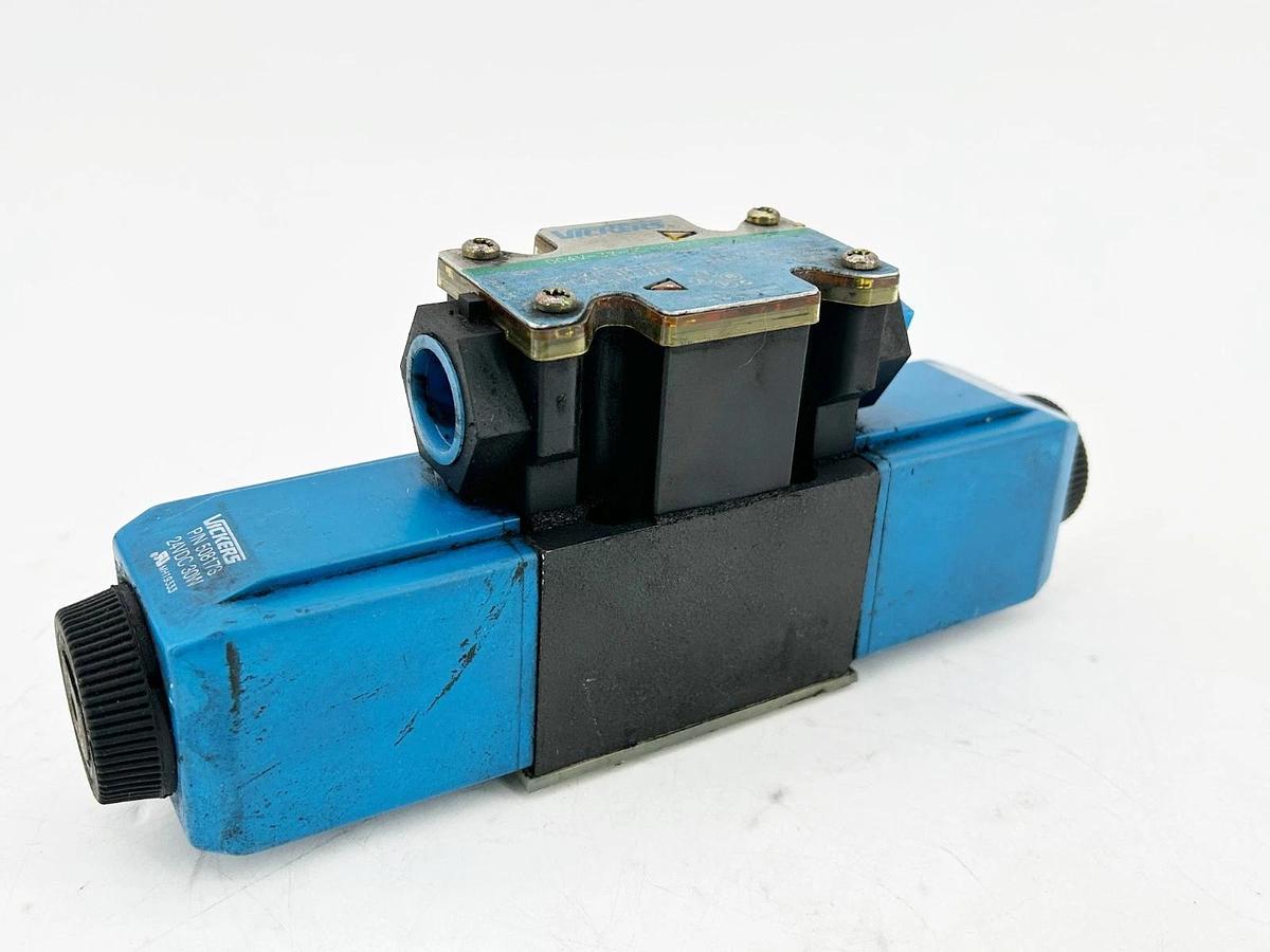 Used Vickers DG4V-3S-6C-VM-FTWL-H5-60 Solenoid Valve 5000PSI 02-145896