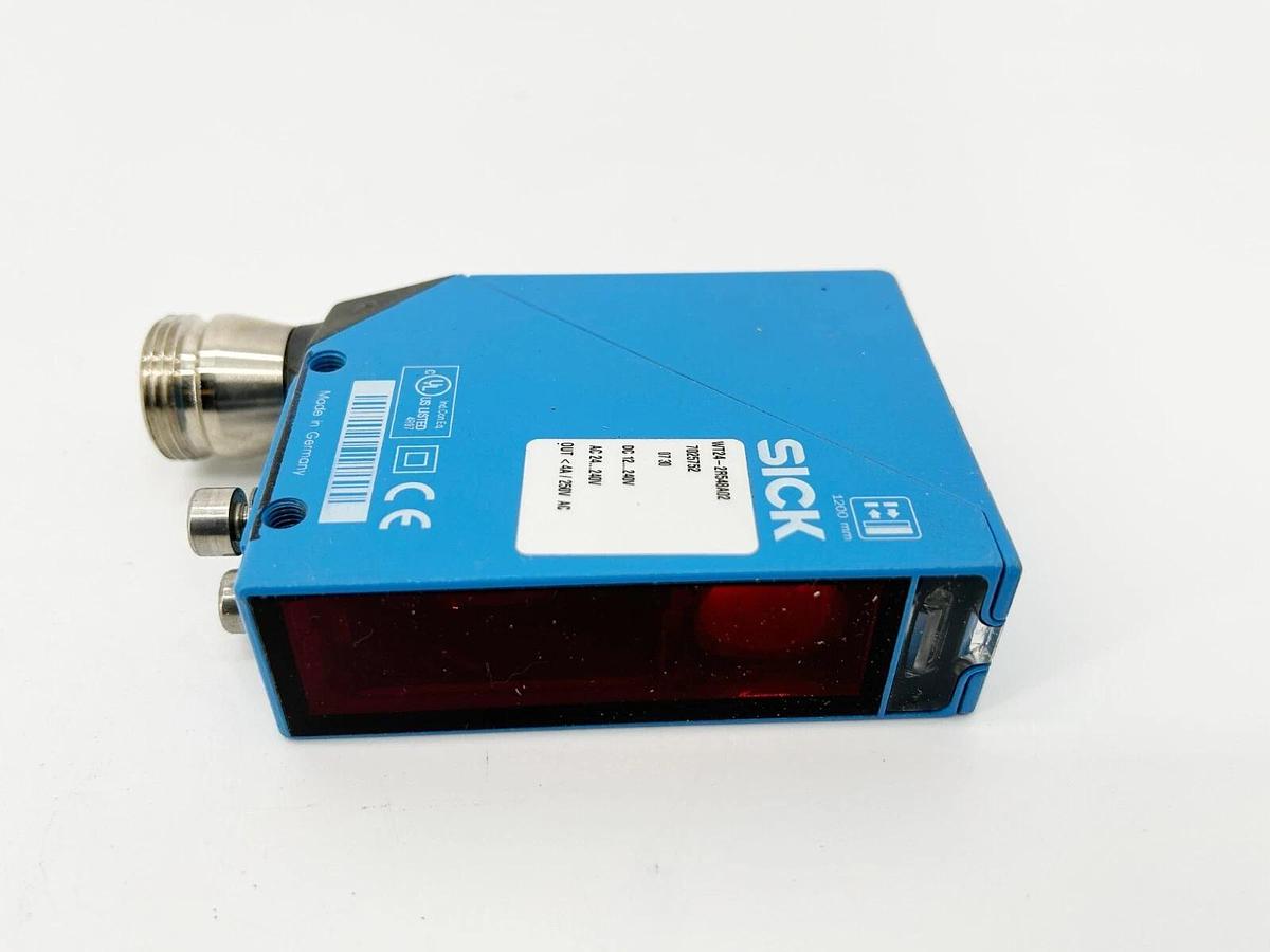 New Sick WT24-2R548A02 Photoelectric Sensor 250V 4A