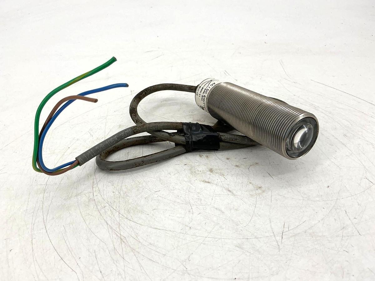 Used Banner Engineering SMA30SELC Photoelectric Sensor 3-Wire 12-240VAC 28464
