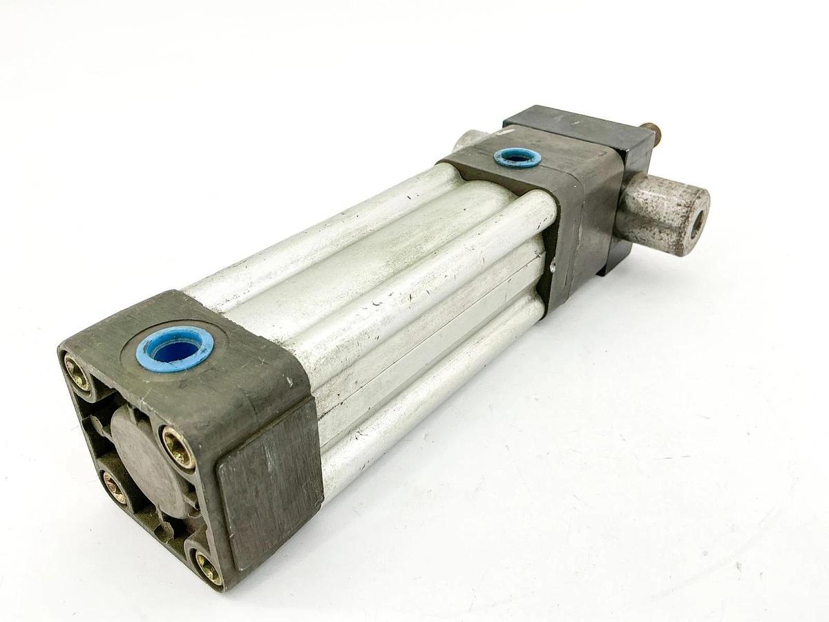 Used Rexroth P-68219-0030 Pneumatic Cylinder 200PSI 1.5" Bore 3" Stroke V0692