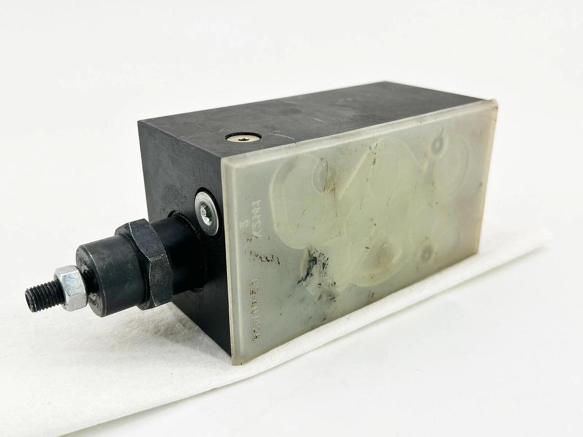 New Eaton Vickers DGMX2-5-PP-FW-S-30 Pressure Reducing Valve 868863 - No Box