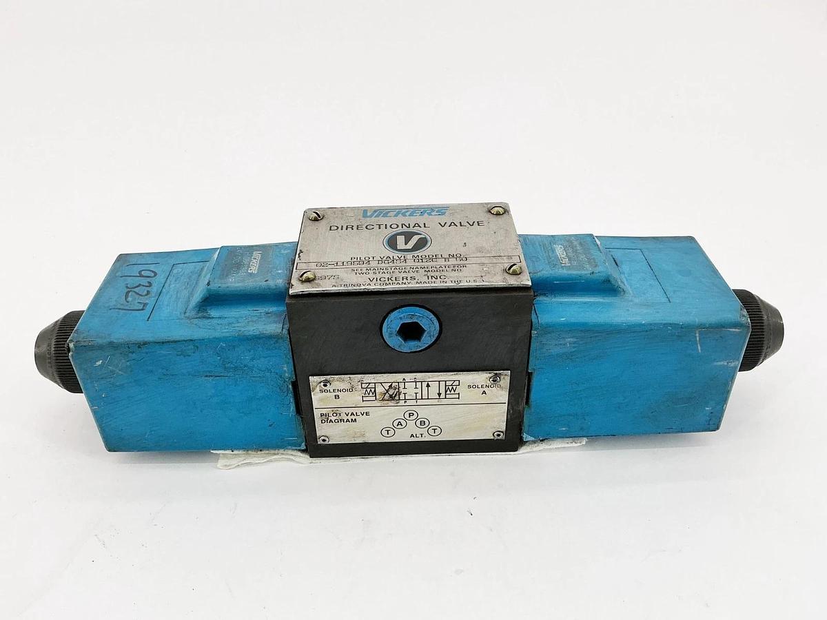 Used Vickers 02-119594-DG4S4-012C-H-60 Directional Valve 24VDC 1.8A B98S